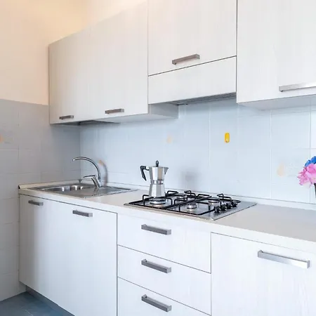 Apartment 1 Bedroom Lovely In