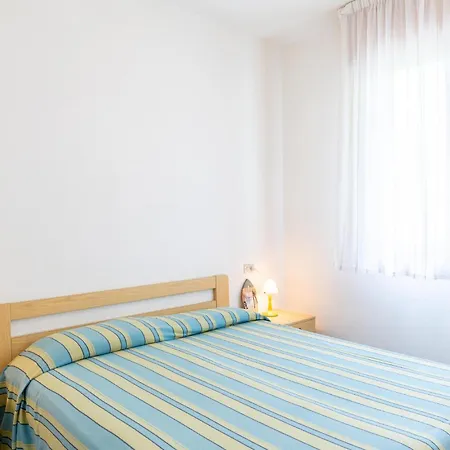 1 Bedroom Lovely In Apartment *